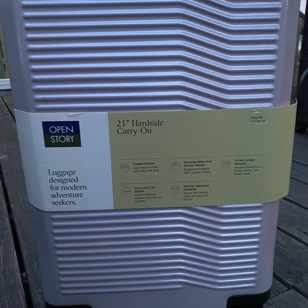 21” hardcover carry-on luggage